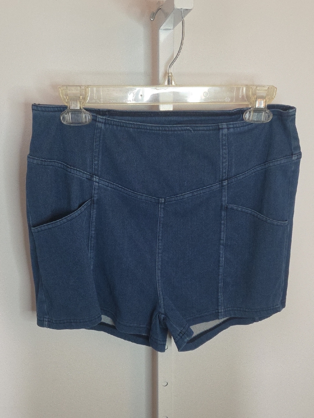 Halara Flex High Waisted Pull On Denim Shorts Large Blue 2" Inseam